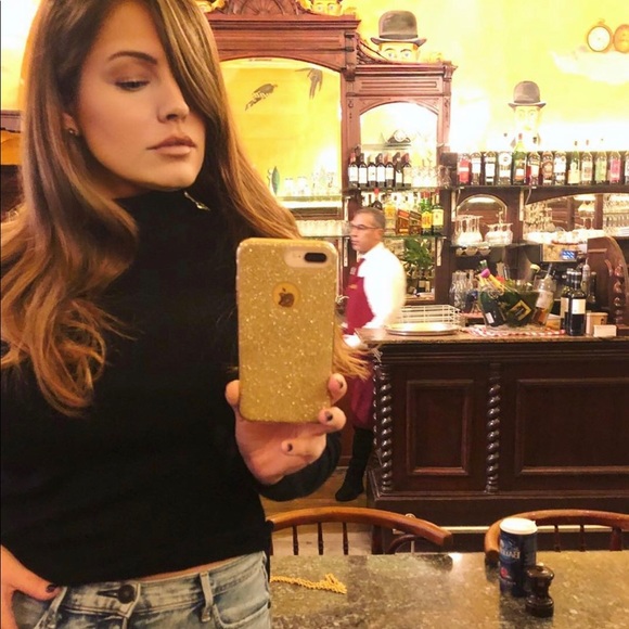 Meet your Posher, Roselowin 🌹 - Picture 3 of 3